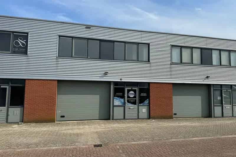 Bedrijfshal Meppel 160m² te huur Kantoor en Bedrijfsruimte