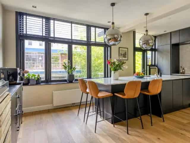 Gerenoveerde Dubbele Benedenwoning 134m2 Rotterdam