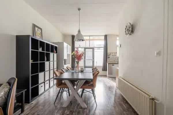 Ruime bovenwoning Vlaardingen VOP-wijk nabij station