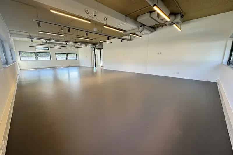 Kantoor te huur Almere: modern gerenoveerd pand met diverse faciliteiten