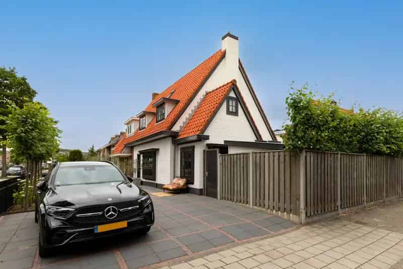Ruime 2-onder-1-kapwoning Zwanenburg - 4 slaapkamers, 2 badkamers