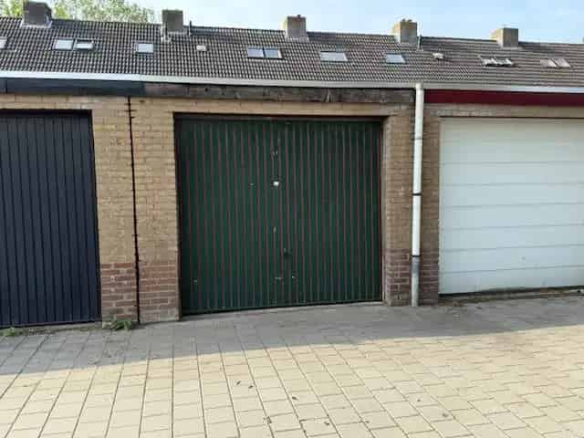 Parkeergelegenheid te koop: Burg. Bianchiweg 66a 4931 Geertruidenberg | Funda