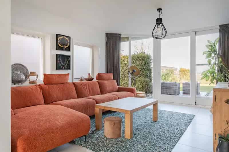 Vrijstaande woning aan vaarwater Berkhout gerenoveerd A label 3 slaapkamers