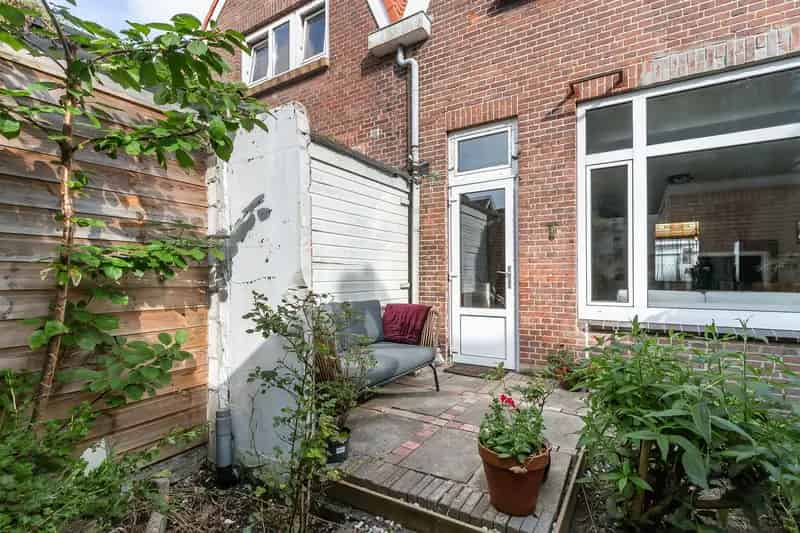 Huis te koop Rotterdam Lijnzaadstraat: 2 slaapkamers, tuin, recent gerenoveerd