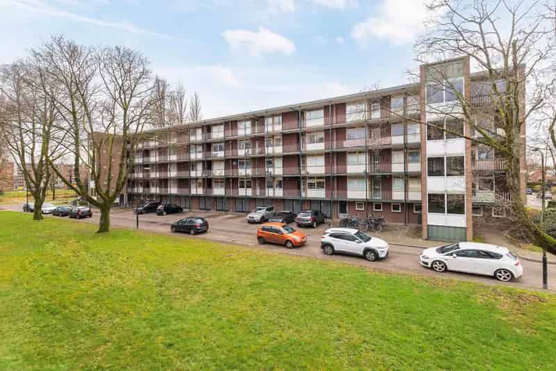 Gerenoveerd 3-kamerappartement Apeldoorn