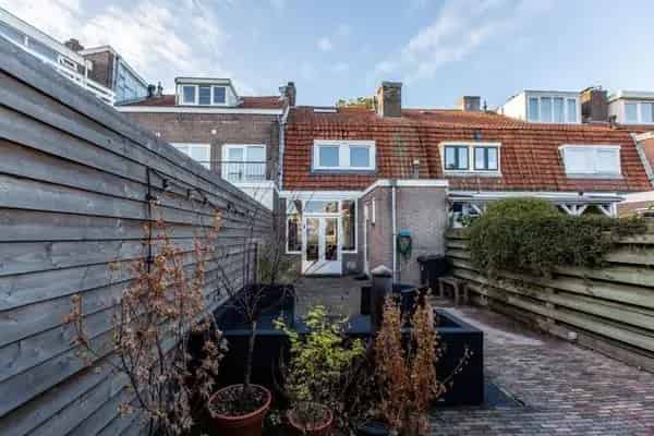 Jaren 30 woning Rivierenwijk 3 slaapkamers ruime tuin gestoffeerd