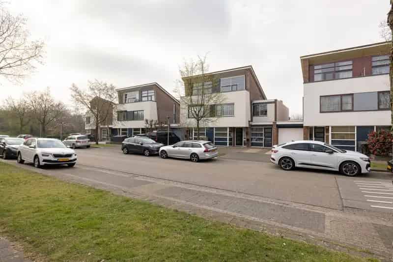Ruime 5 Slaapkamer Tweekapper Literatuurwijk Almere