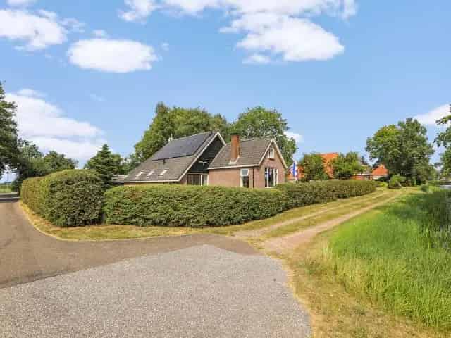 Moderne woonboerderij te koop in Jubbega