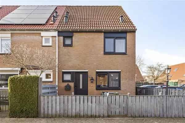 Hoekwoning Purmerend Instapklaar Ruime Tuin 3 Slaapkamers