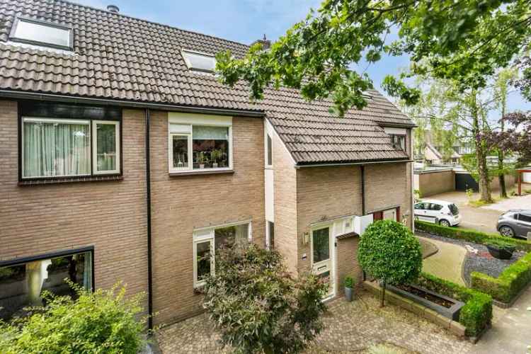 Huis te koop Scherpenzeel: Instapklare Middenwoning met 4 Slaapkamers