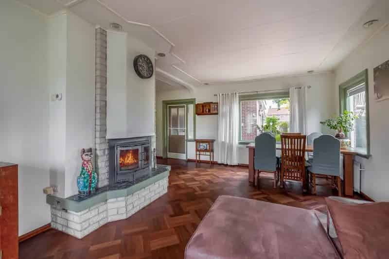 Huis te koop Dorpsstraat Wormer Ruime woning met garage