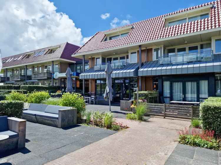 Luxe 6-Persoons Appartement Terschelling  Zwembad Sauna Fitness