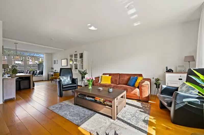 Hoekwoning Houtwijk 111m2 Tuin 3 Slaapkamers Zonnepanelen