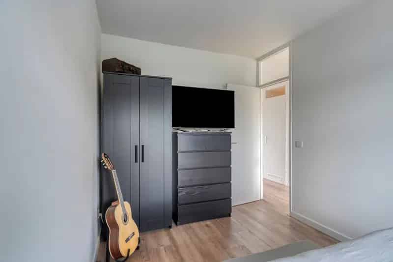 3 Kamer Appartement Rotterdam Lombardijen gerenoveerd
