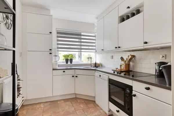 Ruime Gezinswoning met Uitbouw Moderne Badkamer 4 Slaapkamers
