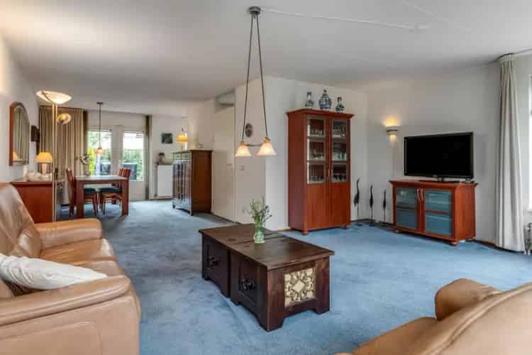 Ruime Tweekapper Tiel 5 Slaapkamers Grote Garage Nabij Dijk