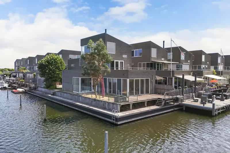 Luxe Watervilla Almere 5 slaapkamers AanlegSteiger