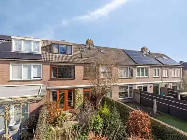 Eengezinswoning Edam: vrijstaande garage, zonnige tuin, kindvriendelijk
