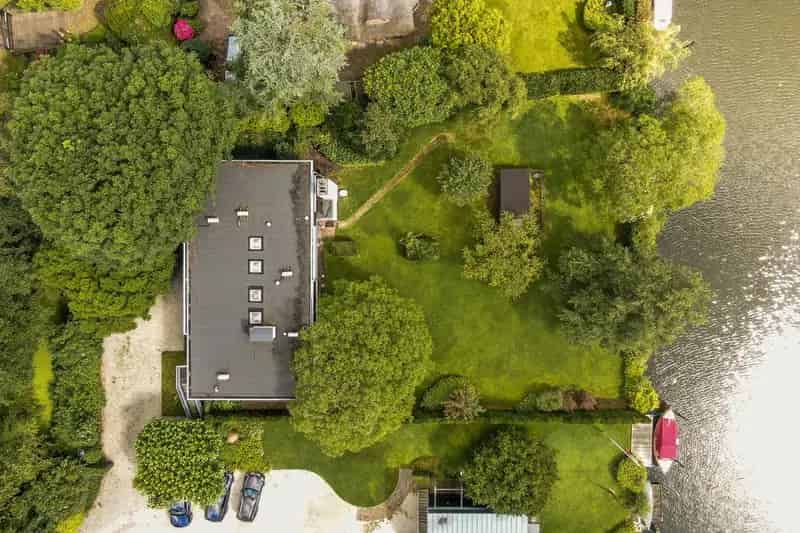 Villa Hofwerk Breukelen Ruime villa aan de Vecht