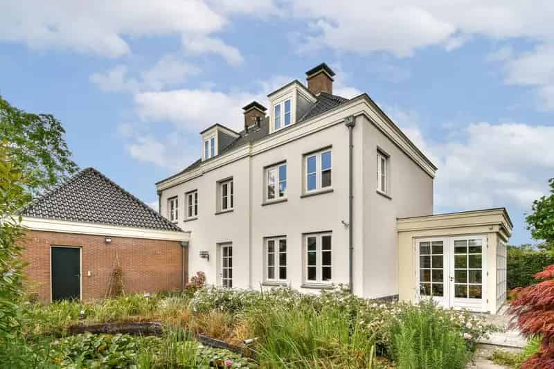 Herenhuis te koop Loenen aan de Vecht 4 slaapkamers grote tuin