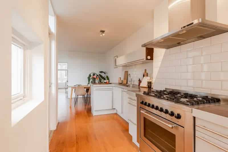 Amsterdam De Pijp: Ruim 4-kamerappartement met Terras te Koop