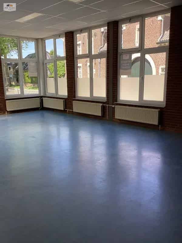 Kamer Geleen Antikraak Voormalig Schoolgebouw 40m2
