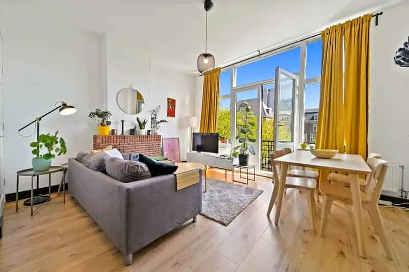 Rotterdam Henegouwerlaan: Instapklaar 2-kamerappartement 51m²