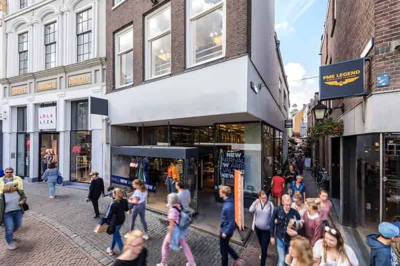 Winkel te Huur Utrecht Oudegracht: Iconisch Hoekpand Gerrit Rietveld