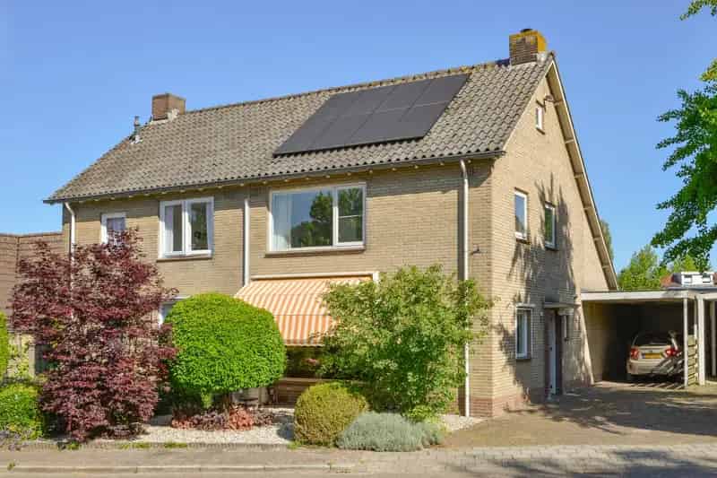 Huis te koop Soest: Ruime halfvrijstaande woning met 4 slaapkamers