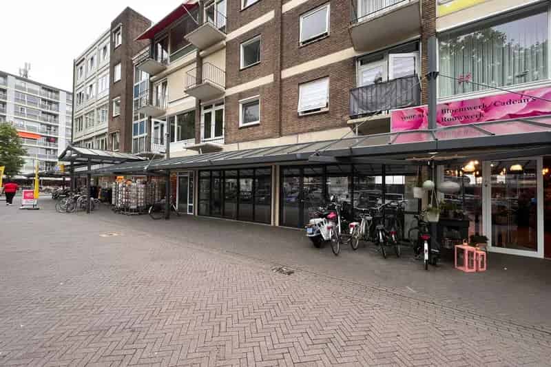 Winkel te huur Apeldoorn Hart van Zuid 183m² grote kelder