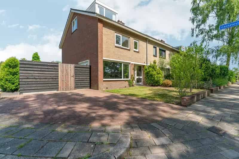 Moderne Hoekwoning Apeldoorn Grote Tuin Garage