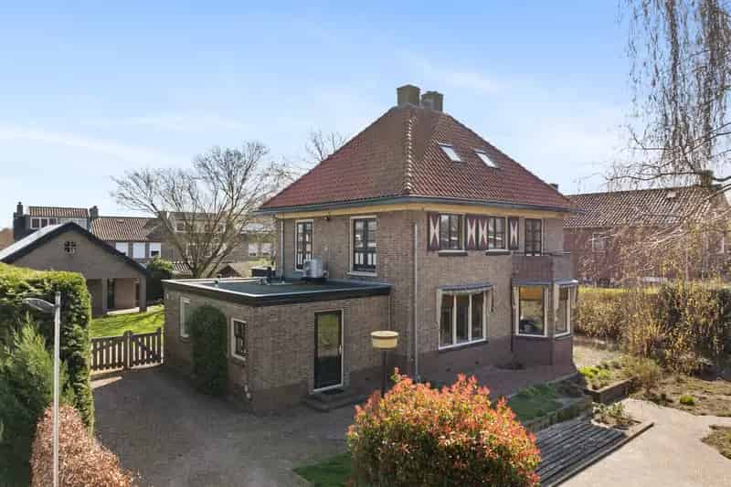 Karakteristieke Villa Elst 6 slaapkamers grote tuin A++