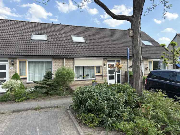 Te Huur: Rijtjeswoning met Tuin - Nieuwe Badkamer - Diverse Overnames