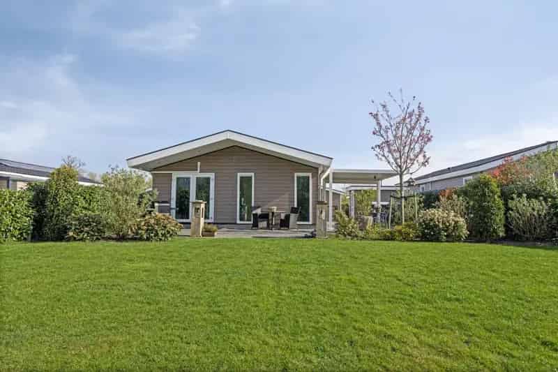 Bungalow Klein Hitland 276a: 2 slaapkamers, 456m2 grond, veel privacy