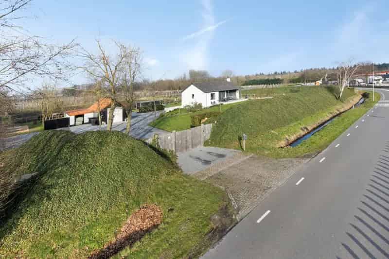 Luxe Landhuis met Paardenfaciliteiten nabij Etten-Leur