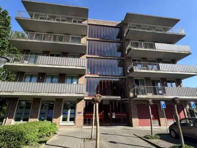 Vrije sector appartement met ruim terras!