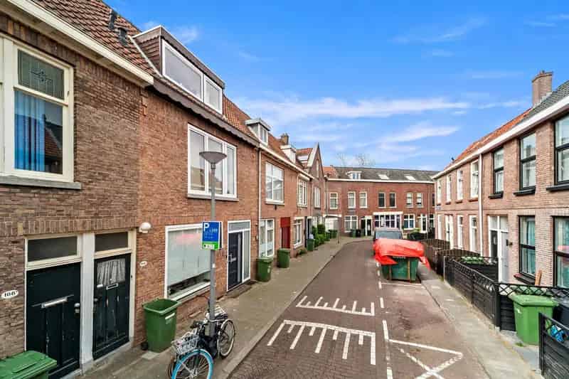 Luxe Eengezinswoning Rotterdam IJsselmonde 3 slaapkamers Tuin Sauna