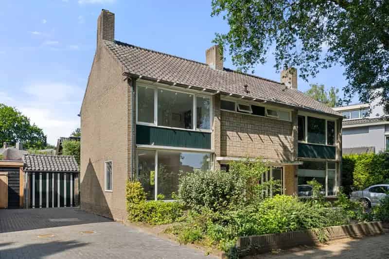 Huis te koop Bennekom: 4 slaapkamers, tuin en garage