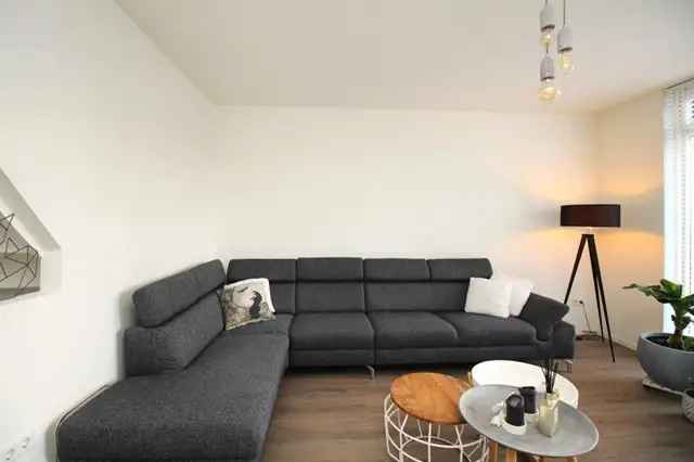 Hoekwoning Haren GR 160m2 4 Kamers te huur