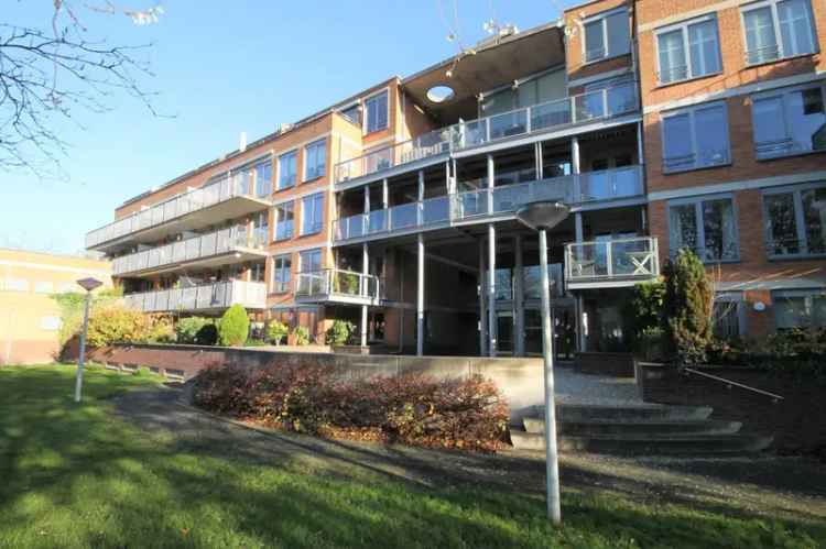 Galerijflat Te Huur in 191, Bachstraat, Leiden, Zuid-Holland