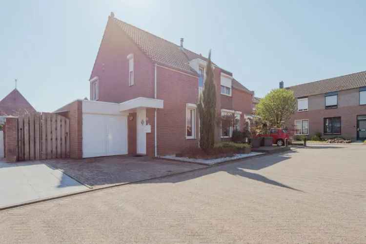 4 Slaapkamers 2 Onder 1 Kapwoning Lottum Ruime Tuin Garage
