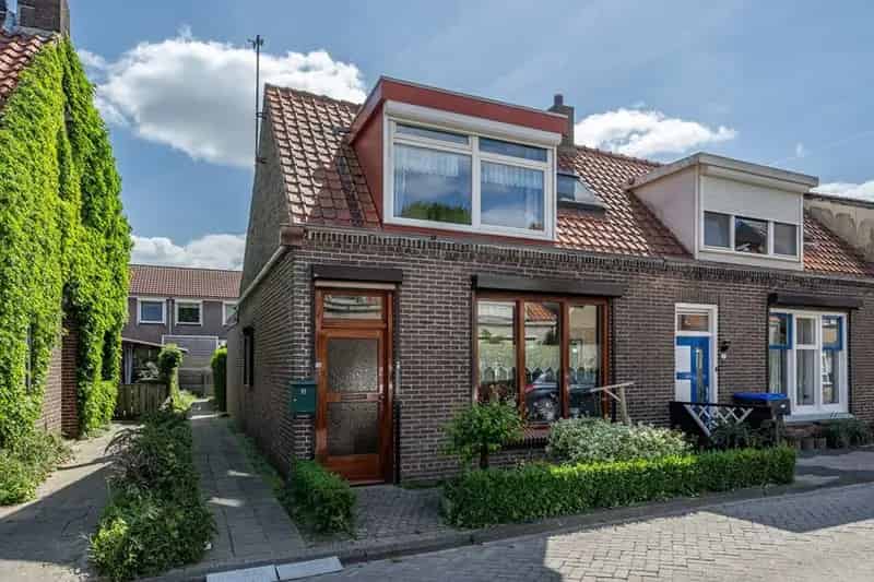 Hoekwoning Herkingen 4 slaapkamers 125m2 grond