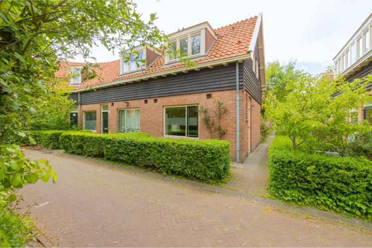 Huis te koop Amsterdam Disteldorp: Knusse hoekwoning 42m² met tuin