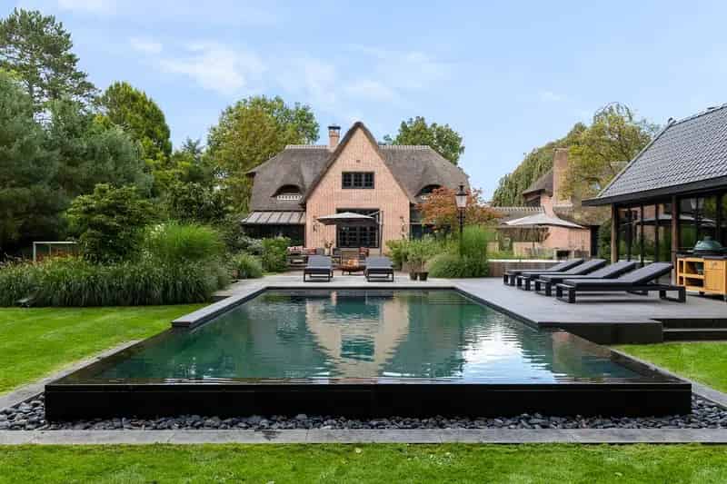 Luxe Engels Landhuis te Laren Gemeentelijk Monument