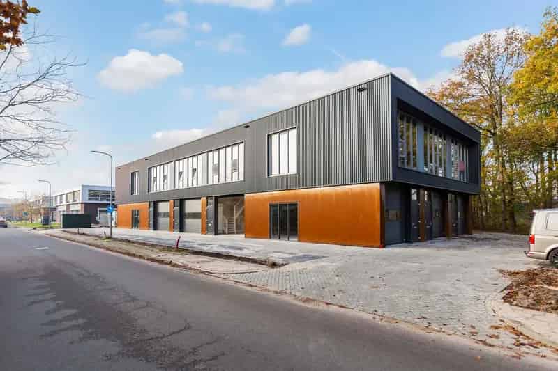 Bedrijfshal te Huur Apeldoorn Schumanpark 185m2