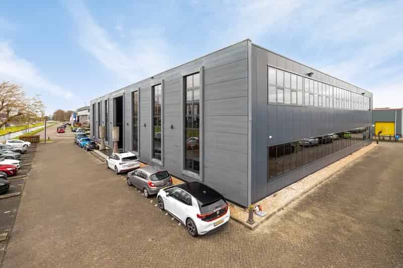 Kantoorruimte te huur Wormerveer 634m² gerenoveerd
