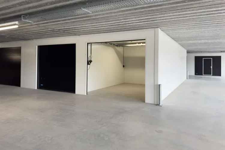 Garagebox Berkel en Rodenrijs | Zoek garageboxen te huur: Industrieweg 69 102 2651 BC Berkel en Rodenrijs [funda in business]