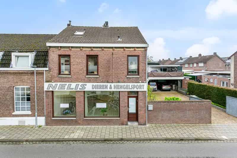 Woonwinkelpand Landgraaf 3 slaapkamers groot dakterras