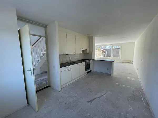 Appartement Te Huur in Velserbroek, Noord-Holland