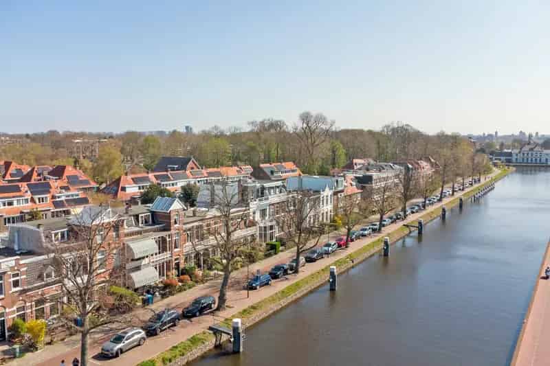 Herenhuis Voorburg 5 slaapkamers 160m2 150m2 grond